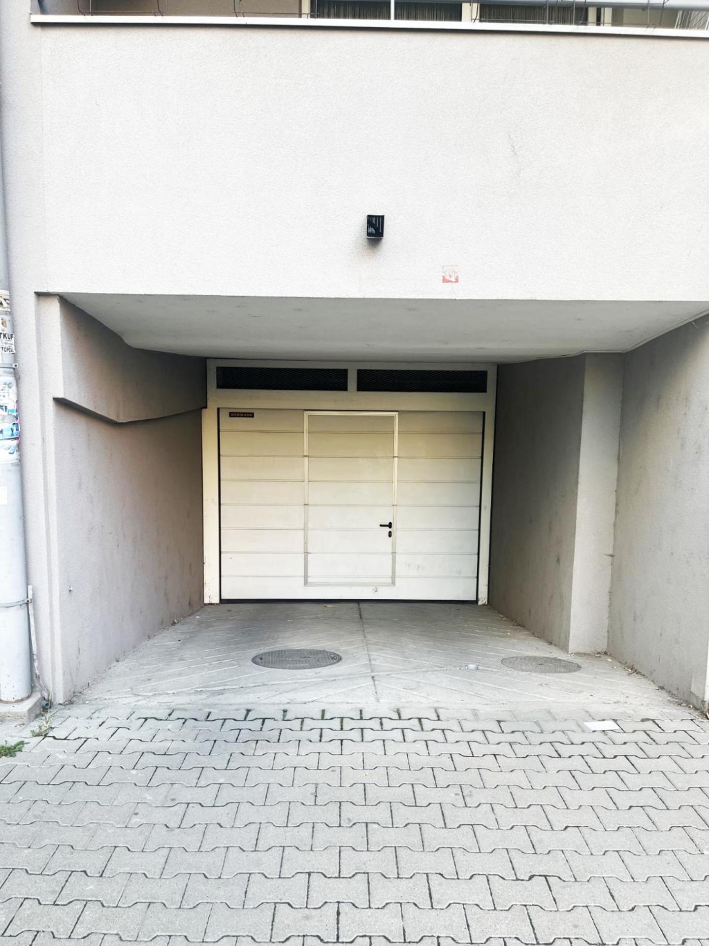Apartment Vera With Free Garage ノヴィ・サド エクステリア 写真